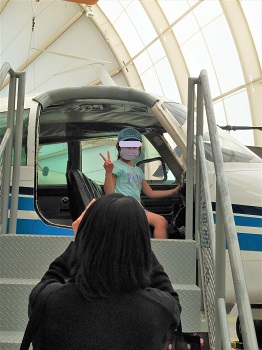 試乗飛行機の運転席で