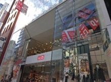 ユニクロ銀座店 入り口