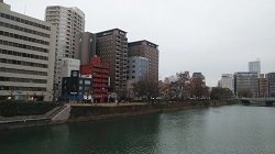 �h���z�e�����i