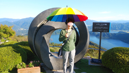 �����B�E�X�̗ւ̑O��